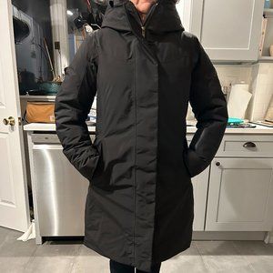 NWOT Lululemon Snow Warrior Parka women's black size 14